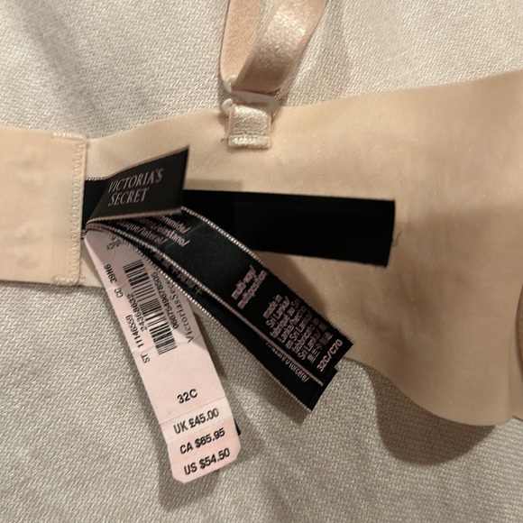 Brand new!! Victoria’s Secret multi-way bra 32C (nude). - Picture 4 of 5